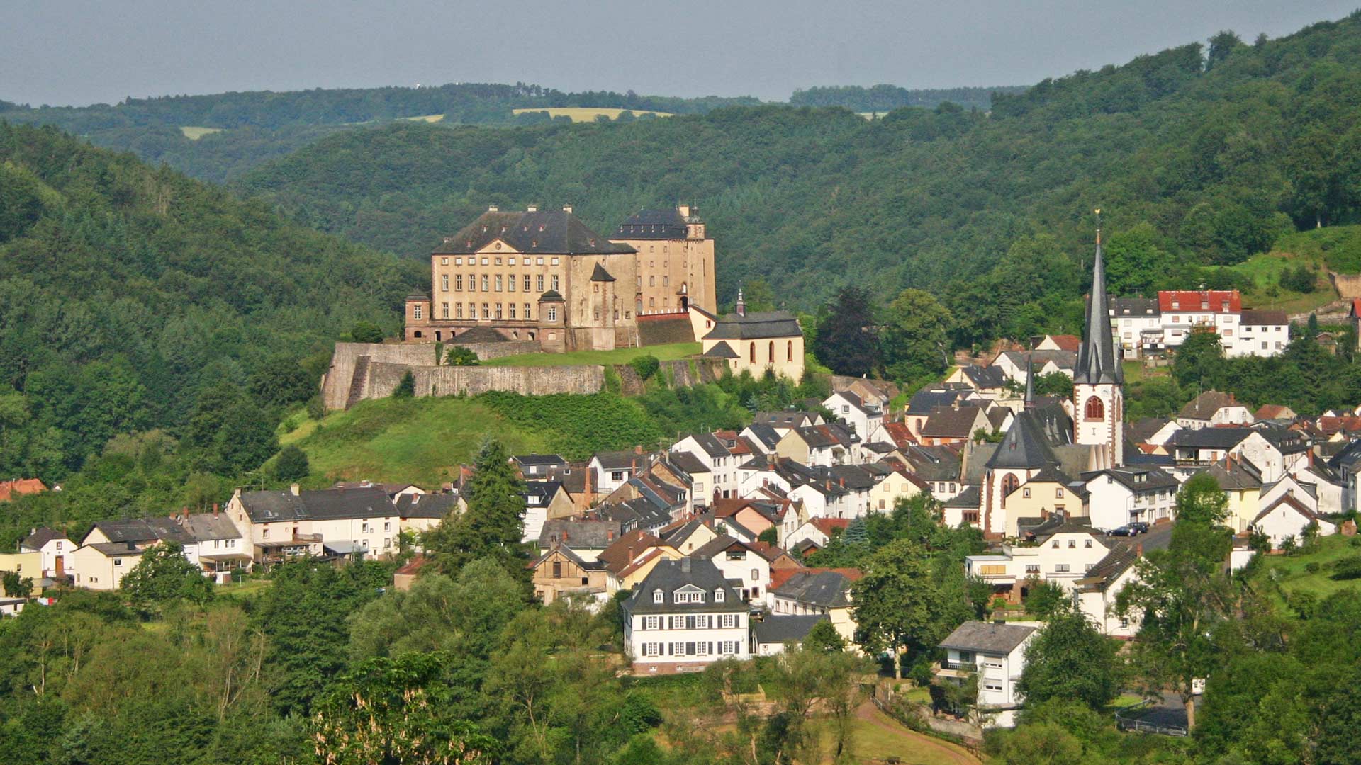het idylische dorpje Malberg met kasteel